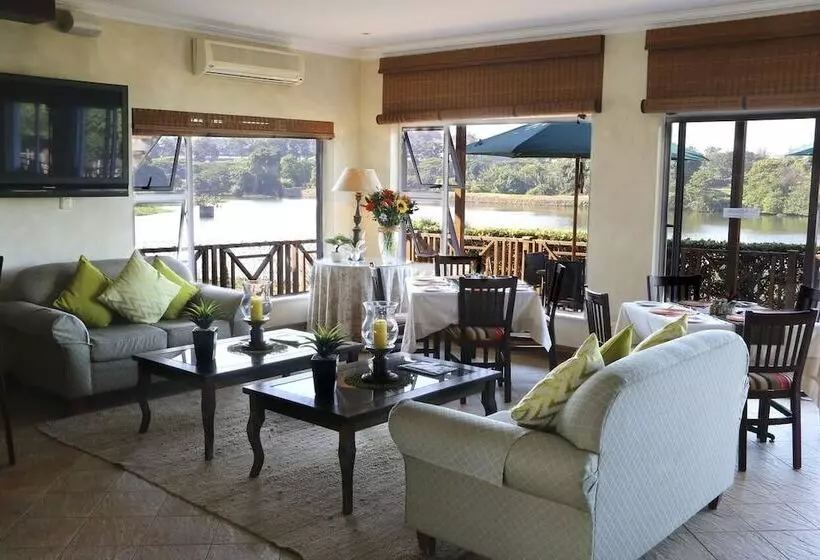 ホテル Kingfisher Lodge