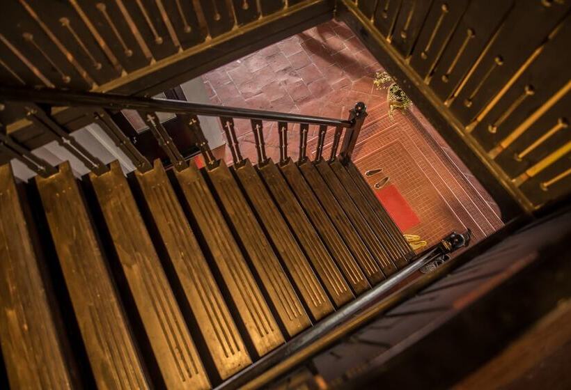 فندق The Marian Boutique Lodging House