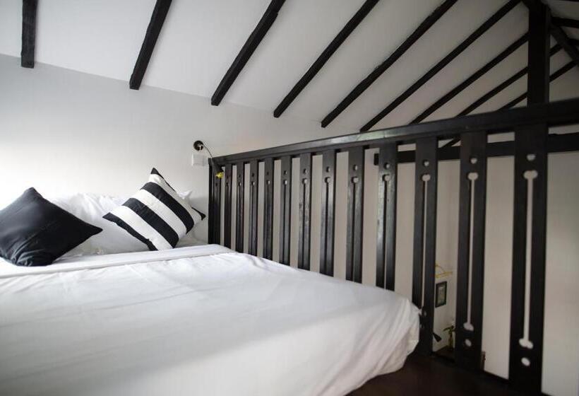 فندق The Marian Boutique Lodging House