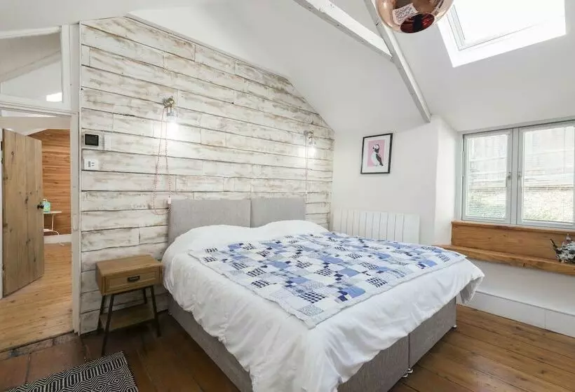 Pilgrim Cottage