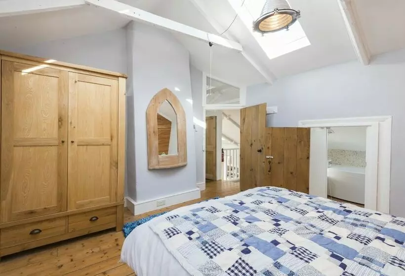 Pilgrim Cottage