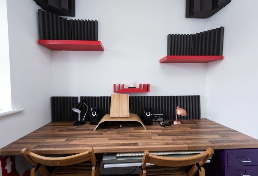 Sleek & Stylish 2bd Home W/ Office/studio