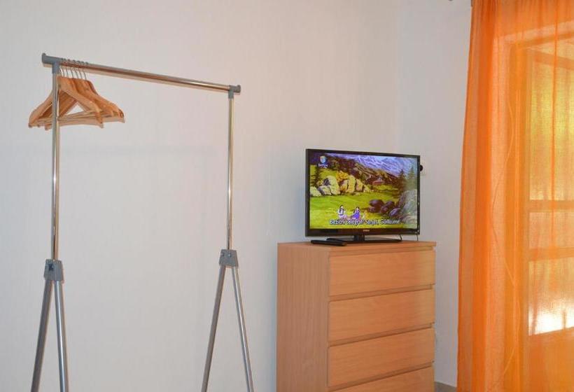 Apartment And Rooms Danica