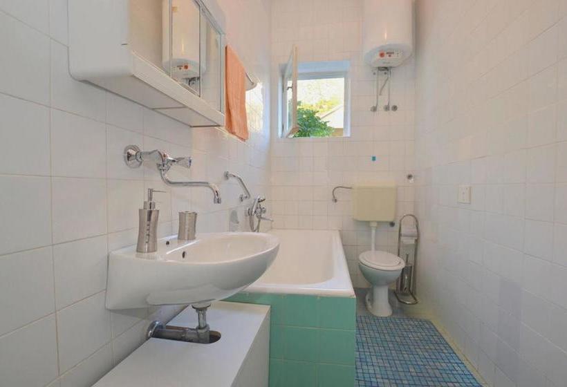 Apartment And Rooms Danica