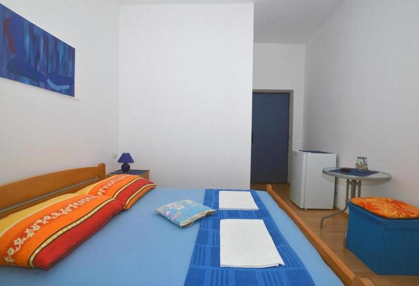 Apartment And Rooms Danica