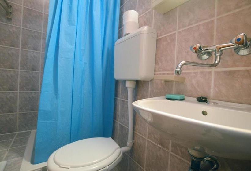 Apartment And Rooms Danica