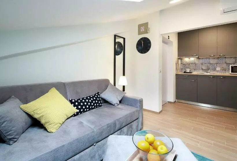 Nelly Apartment
