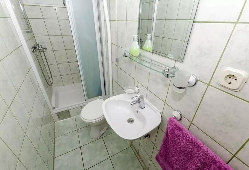 Apartments Dinko