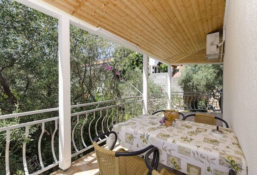 Apartments Dinko