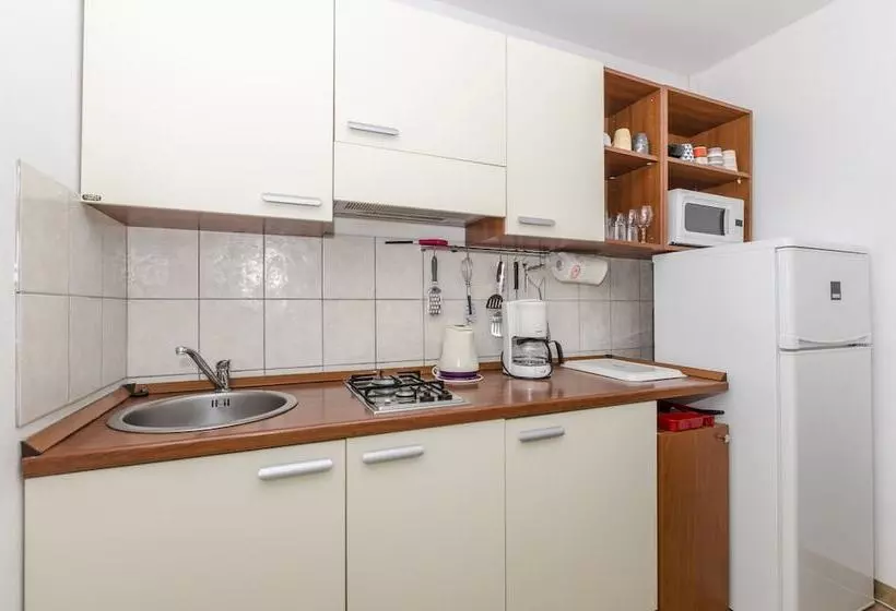 Apartments Dinko