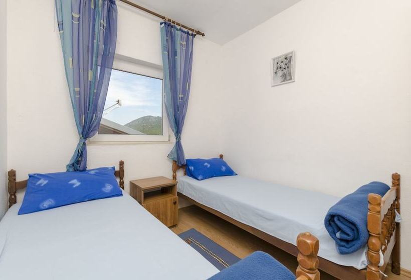 Apartments Dinko
