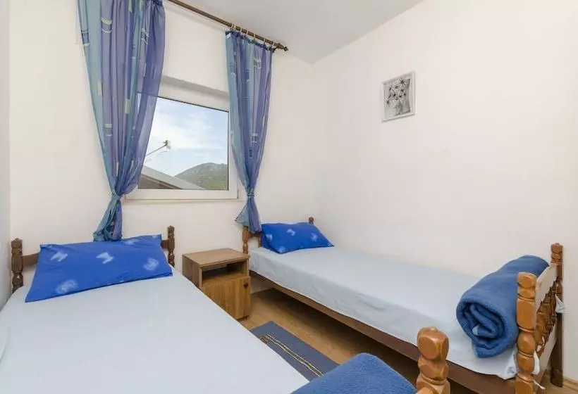Apartments Dinko