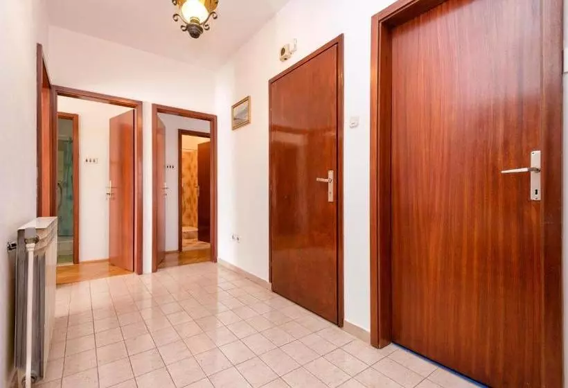 Apartments Draganic