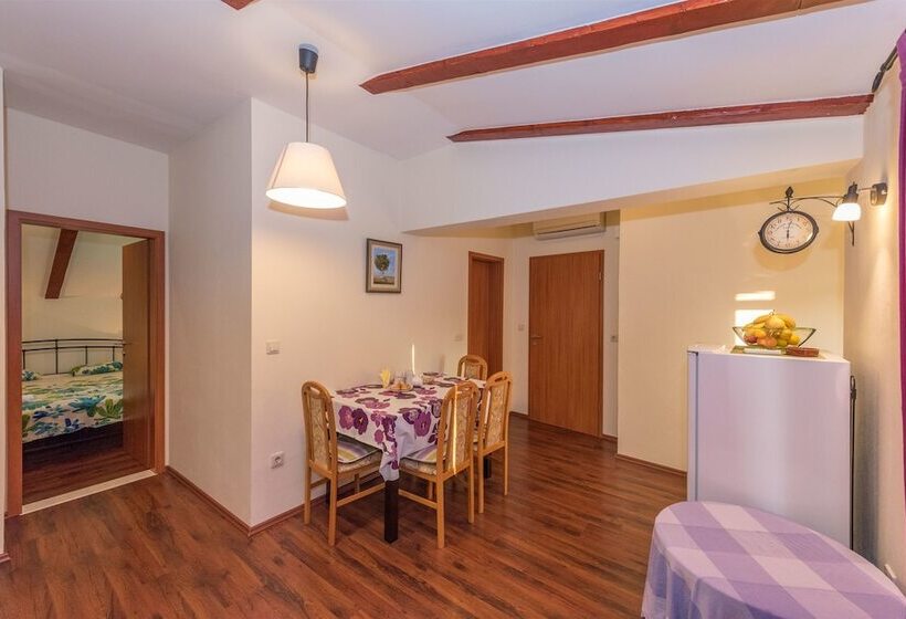 Apartments Josip