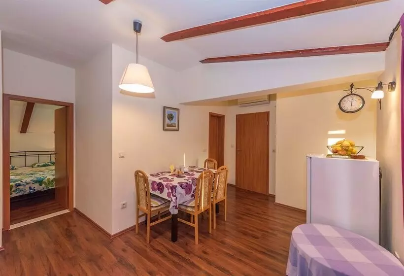 Apartments Josip