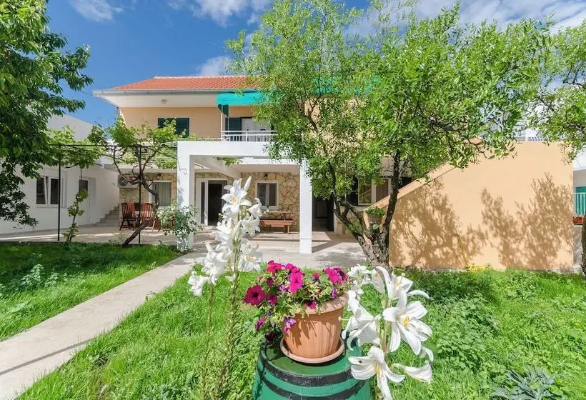 Apartments Mila Ii