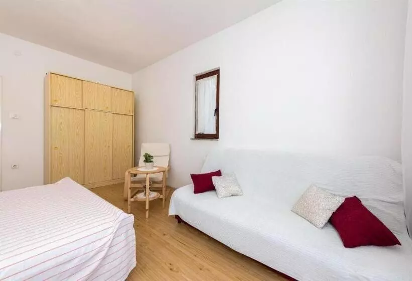 Apartment Milivoj