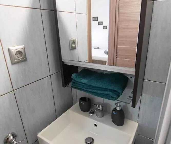 Avra Comfort Rooms  Family