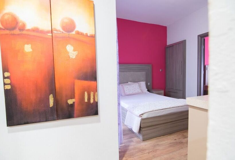 Avra Comfort Rooms  Family