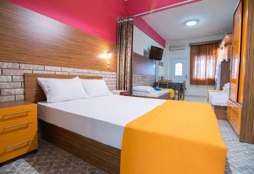 Avra Comfort Rooms  Family