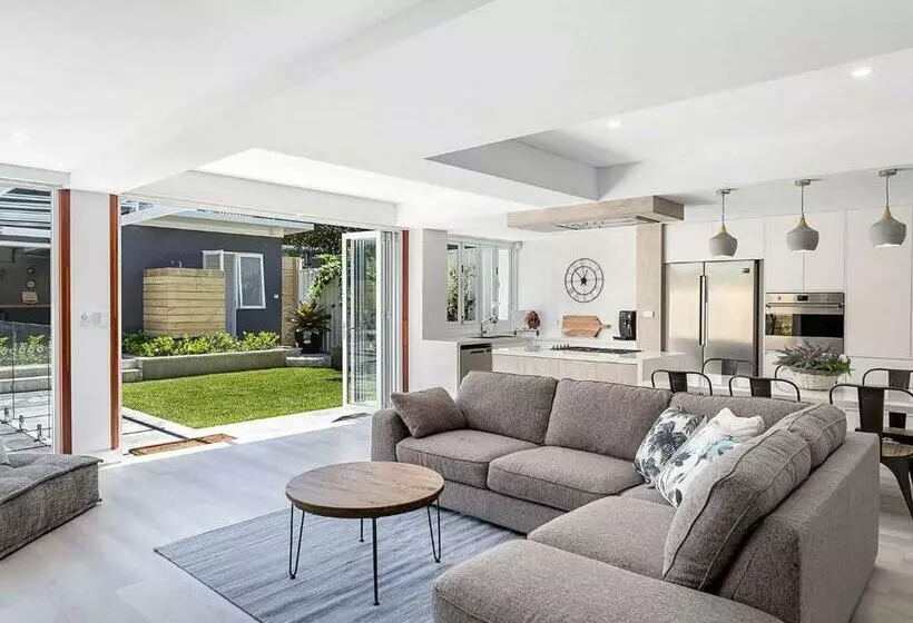 La Luna Shoal Bay 30 Horace St Shoal Bay