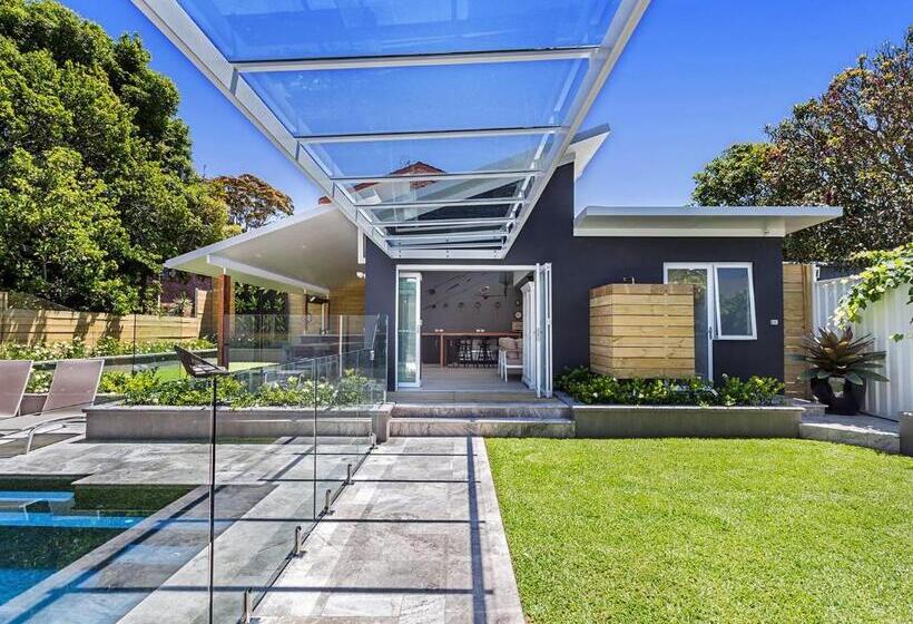 La Luna Shoal Bay 30 Horace St Shoal Bay