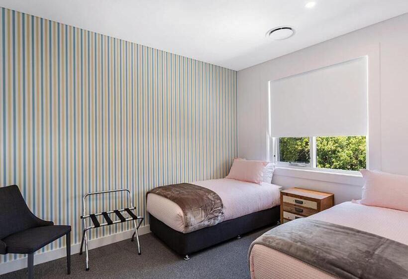 La Luna Shoal Bay 30 Horace St Shoal Bay