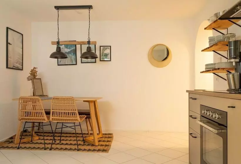 Sohana Lifestyle Apartments I Leilani S & Saskia S Home I Rust