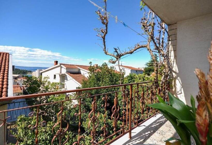 Apartment And Rooms Ivan