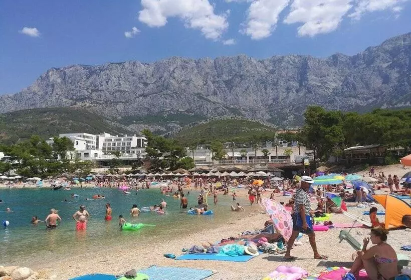 Apartment And Rooms Ivan