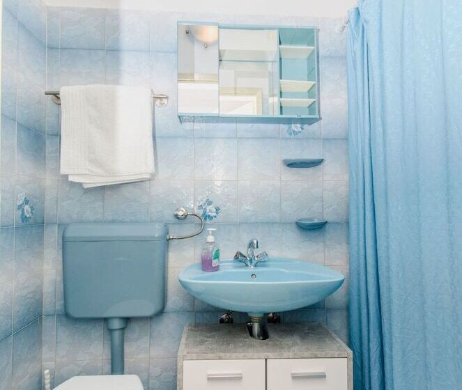 Apartment And Rooms Ivan