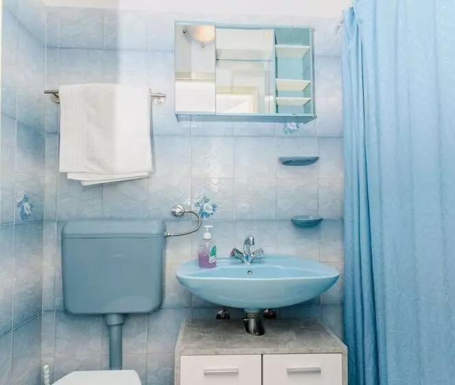 Apartment And Rooms Ivan