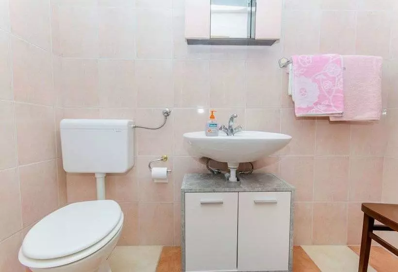 Apartment And Rooms Ivan