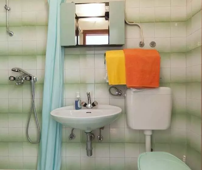 Apartment And Rooms Ivan