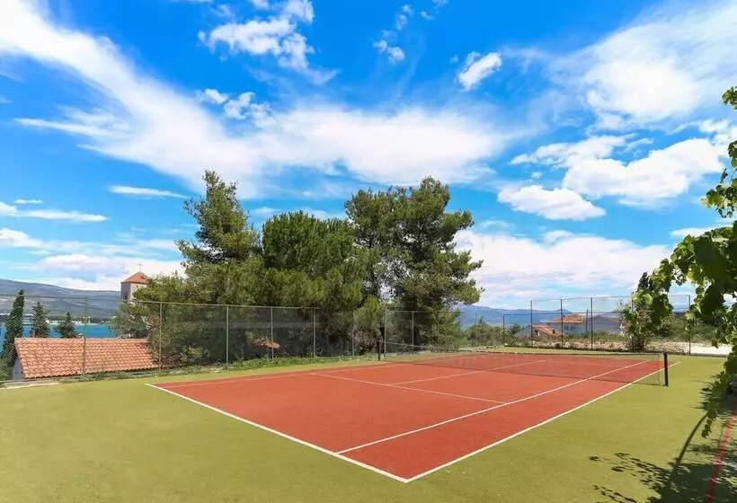 Apartments Villa Niko With Pool