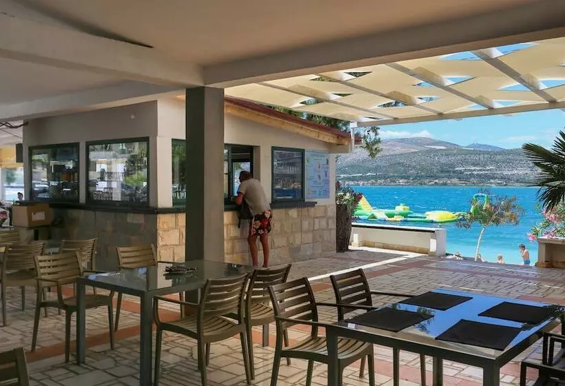 Apartments Villa Niko With Pool