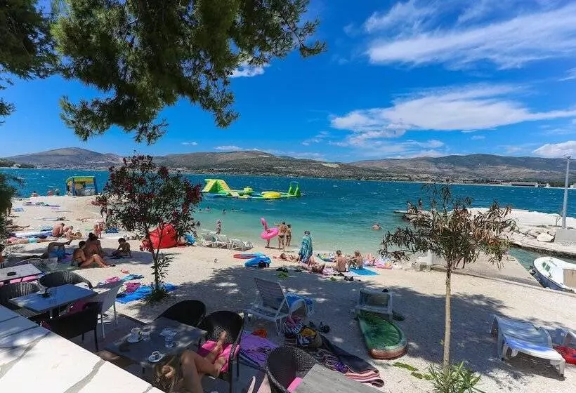 Apartments Villa Niko With Pool