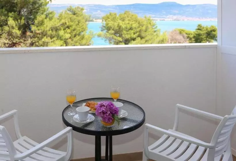 Apartments Villa Niko With Pool