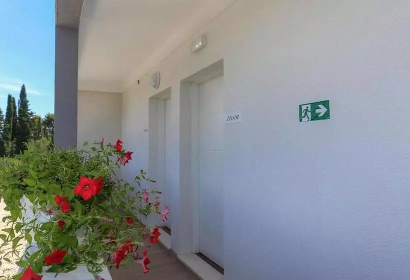 Apartments Villa Niko With Pool