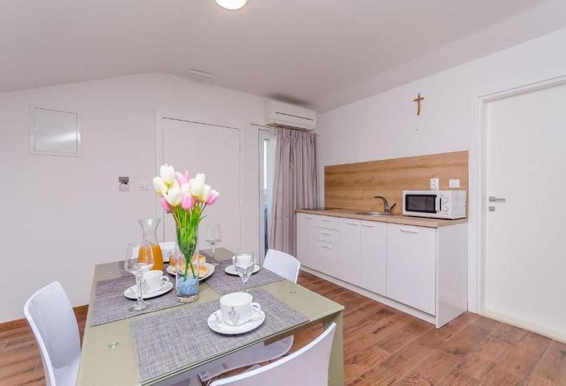 Apartments Villa Niko With Pool