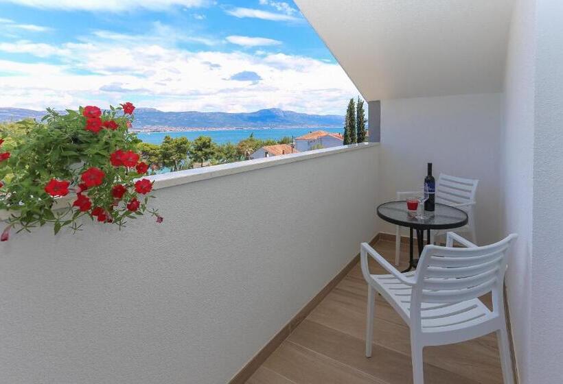 Apartments Villa Niko With Pool