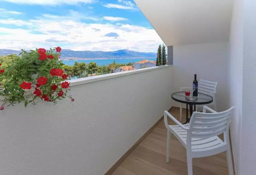 Apartments Villa Niko With Pool