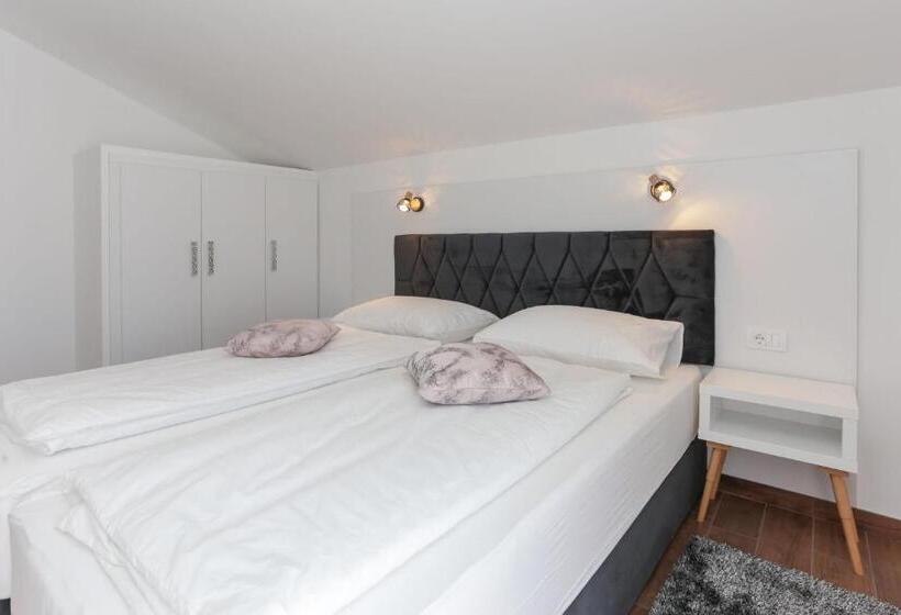 Apartments Villa Niko With Pool