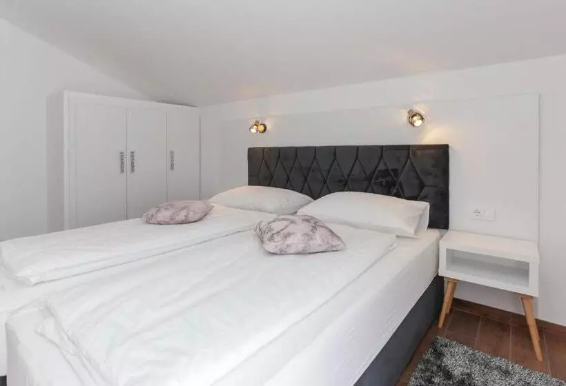 Apartments Villa Niko With Pool