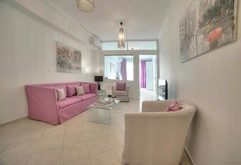 Downtown Glyfada Smart Apartment