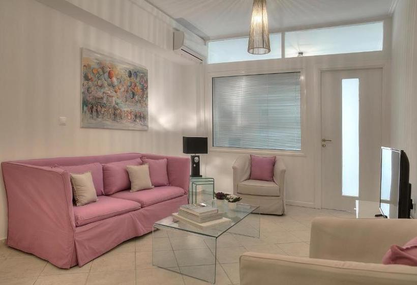 Downtown Glyfada Smart Apartment