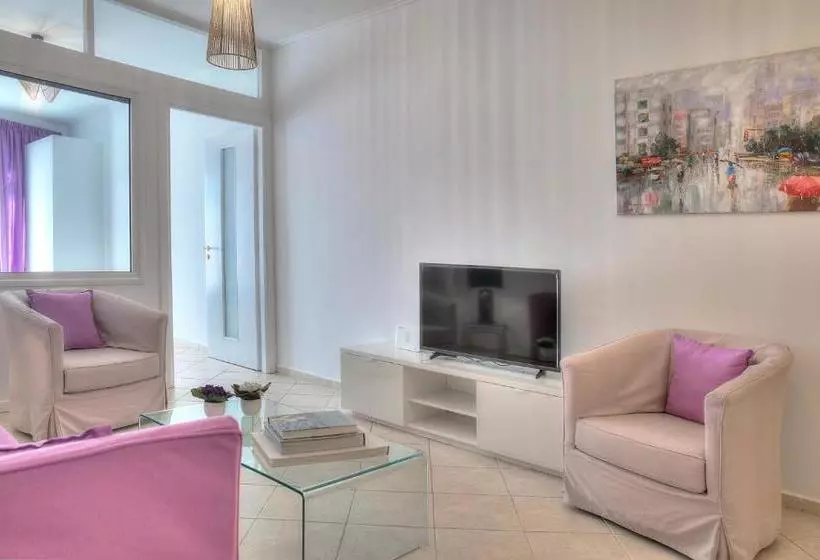 Downtown Glyfada Smart Apartment