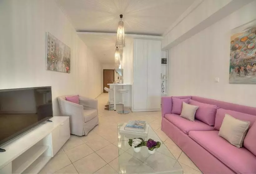 Downtown Glyfada Smart Apartment