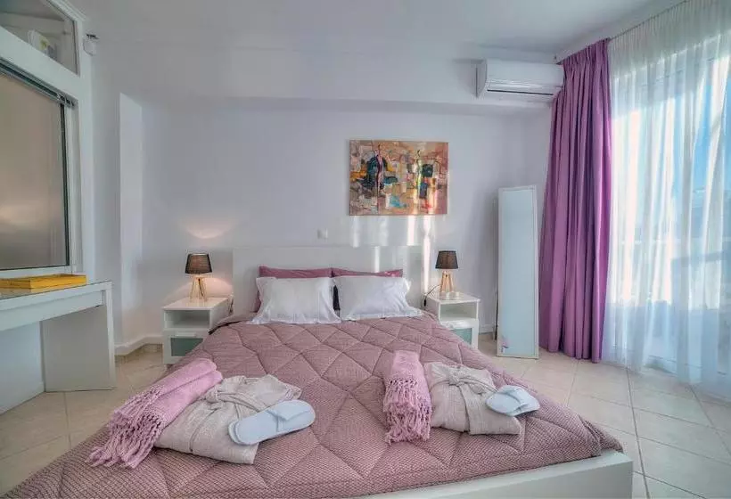 Downtown Glyfada Smart Apartment