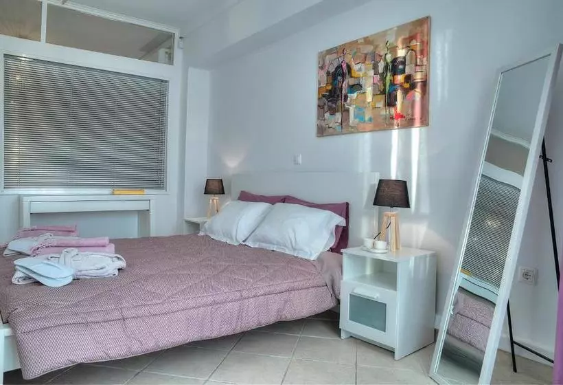 Downtown Glyfada Smart Apartment